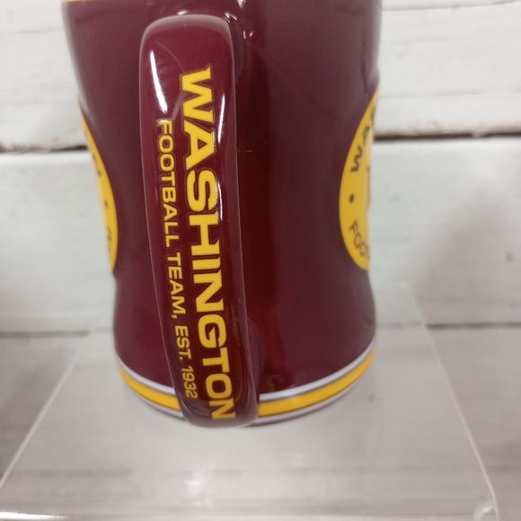 Set of 2 LOGO BRANDS Washington Commanders Football Team Sculpted Relief Coffee - Picture 3 of 8